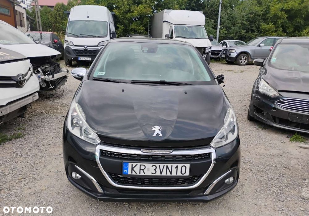 Peugeot 208 - 18