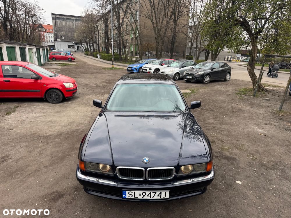 BMW Seria 7 740i - 3