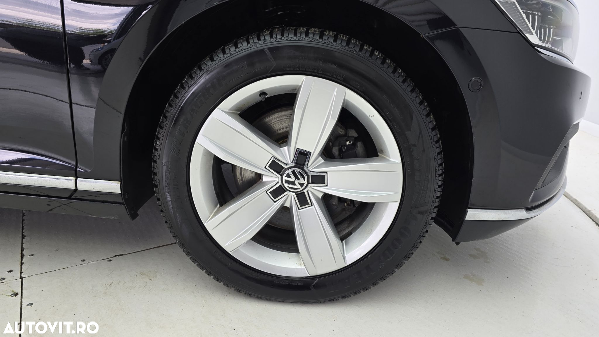Volkswagen Passat 2.0 TDI DSG Highline - 23
