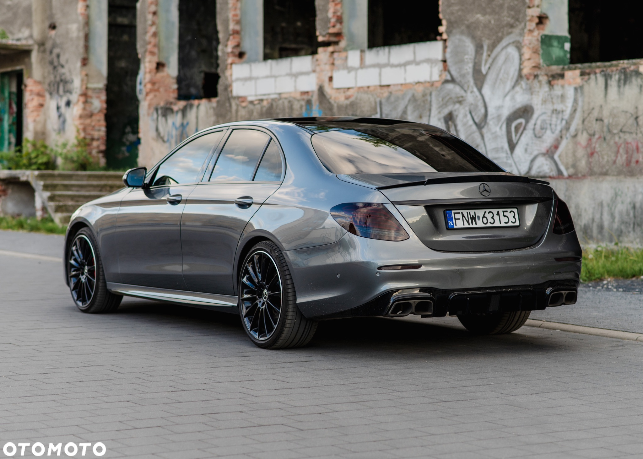 Mercedes-Benz Klasa E 400 4-Matic 9G-TRONIC - 4
