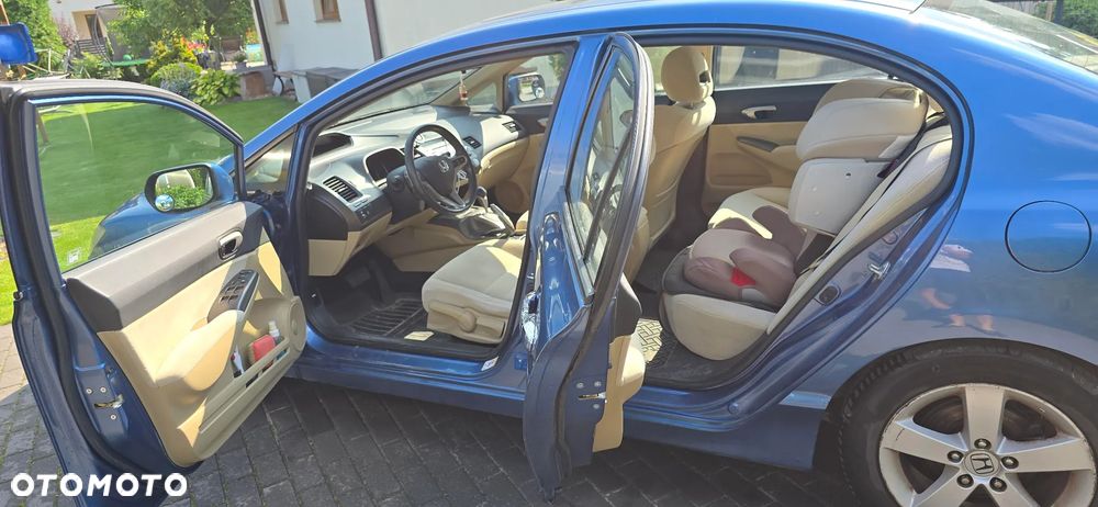 Honda Civic 1.8 Executive - 18