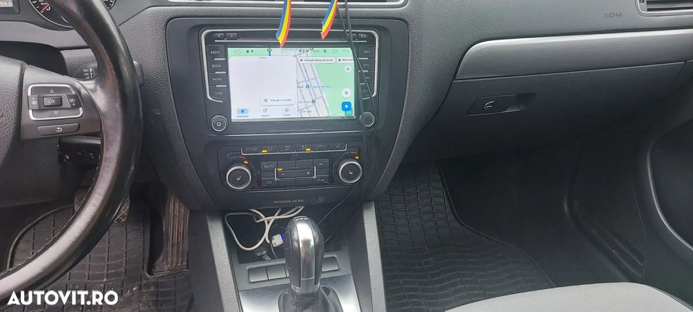 Volkswagen Jetta 2.0 TDI Sportline DSG - 7