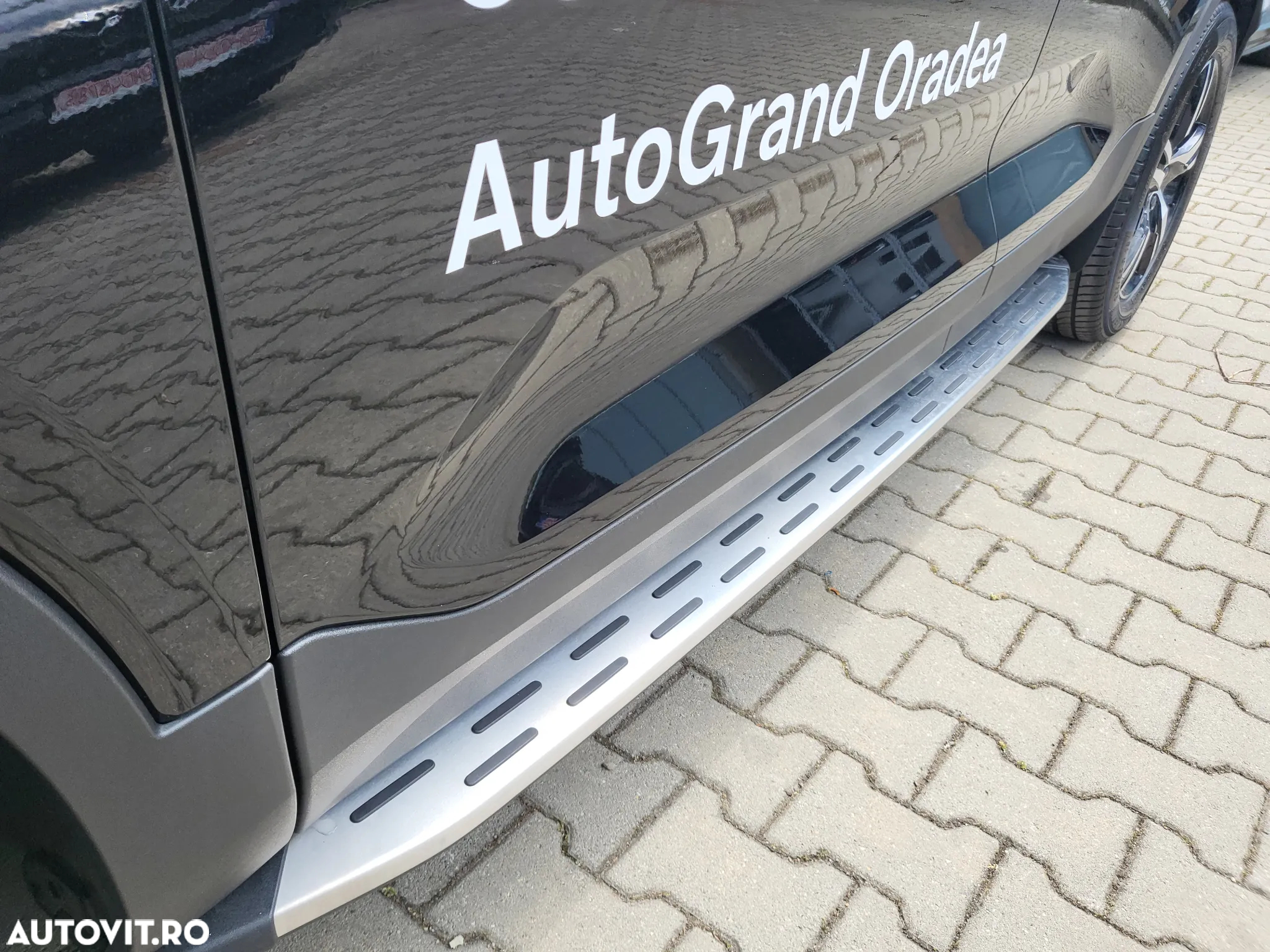 Volvo XC 40 B3 AT FWD MHEV Plus Dark - 33