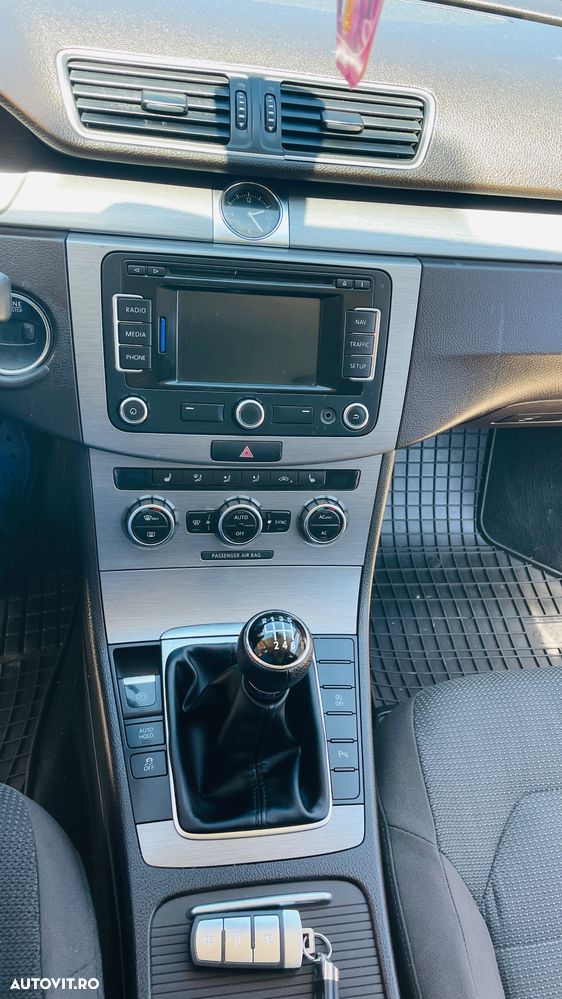 Volkswagen Passat 2.0 TDI BlueMotion Technology Exclusive - 13