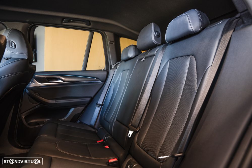 BMW X3 30 e xDrive Pack M - 12