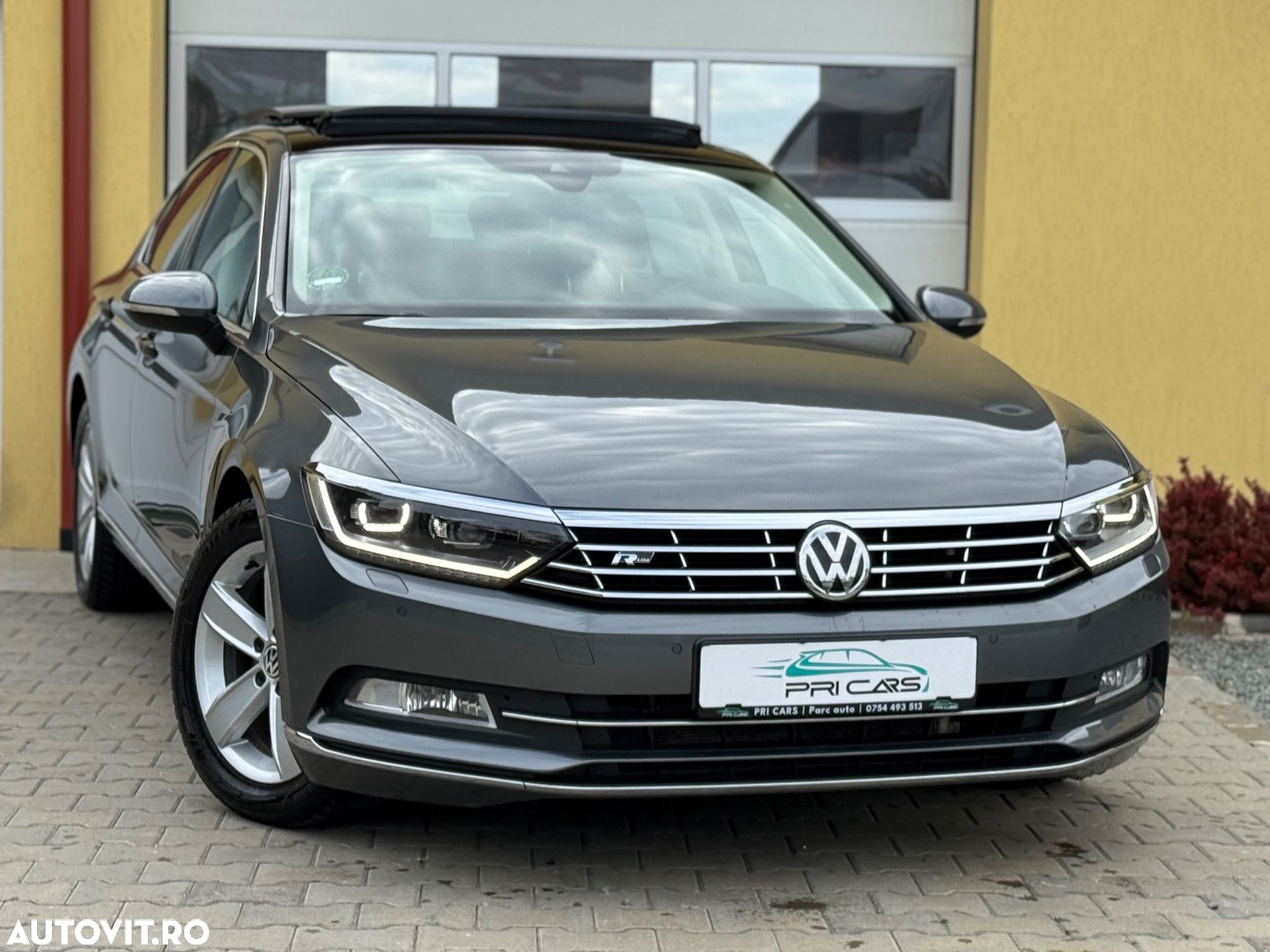 Volkswagen Passat 2.0 TDI DSG Highline - 1