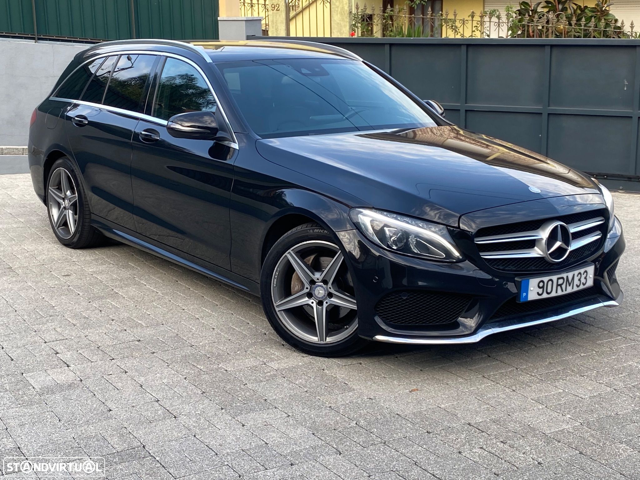 Mercedes-Benz 200 - 1