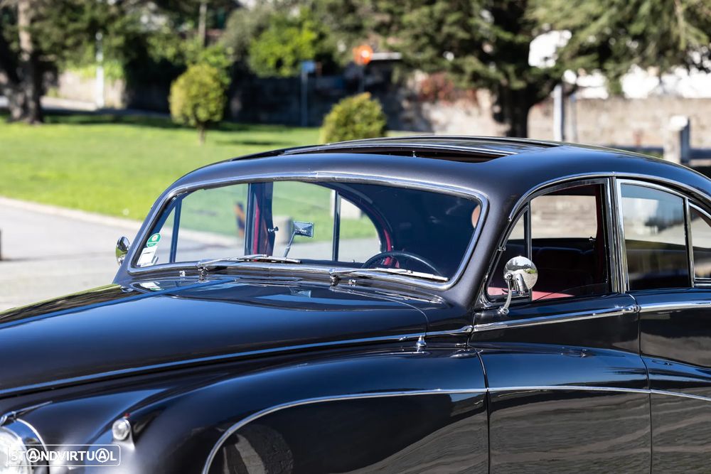 Jaguar MK IX - 2