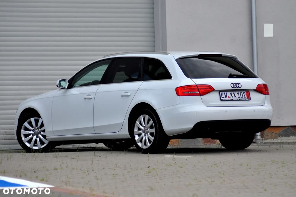 Audi A4 Avant 2.0 TDI DPF Ambiente - 9
