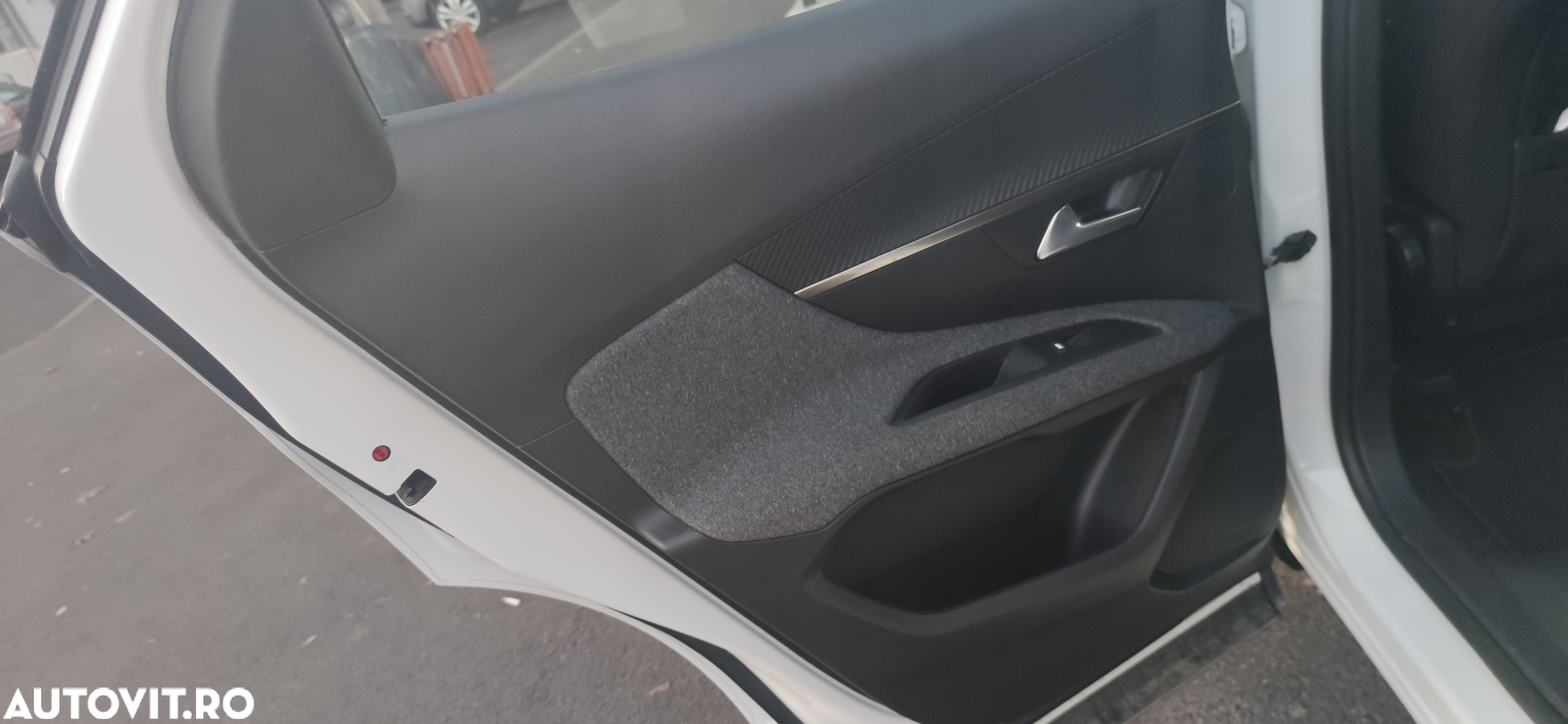 Peugeot 3008 1.5 BlueHDI S&S EAT8 Allure - 10