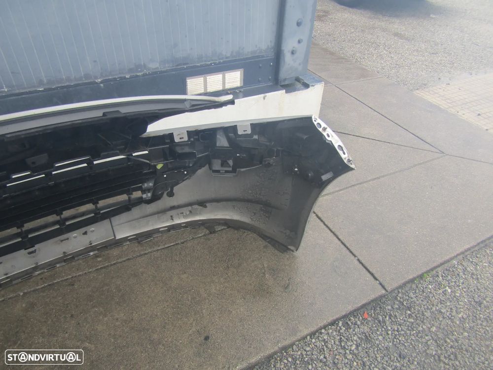 Para-choques Peugeot 207  ano 2007  (original em bom estado - 10