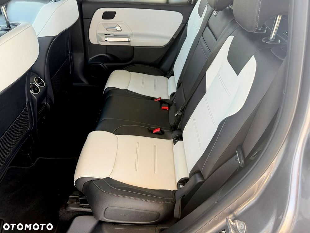 Mercedes-Benz GLB - 22