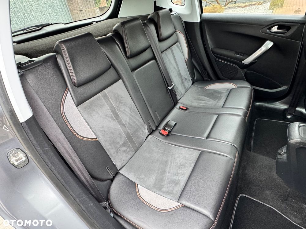 Peugeot 2008 - 12