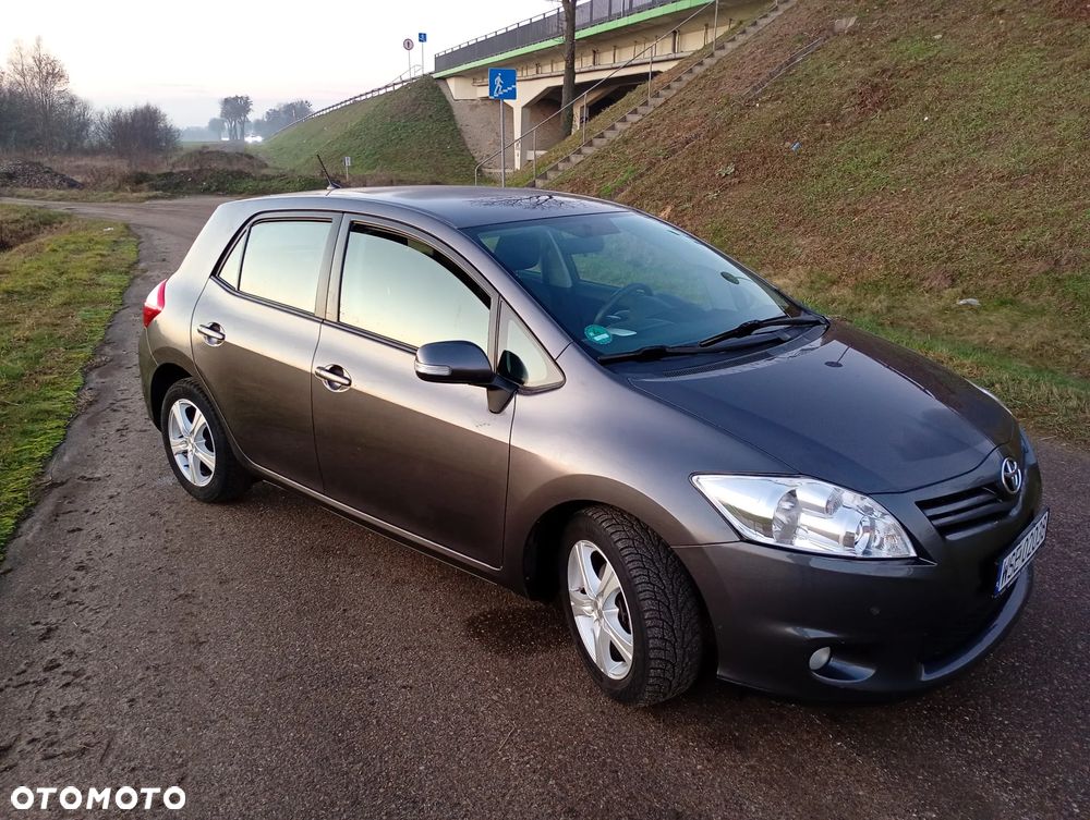 Toyota Auris 1.6 Premium Comfort MS - 9