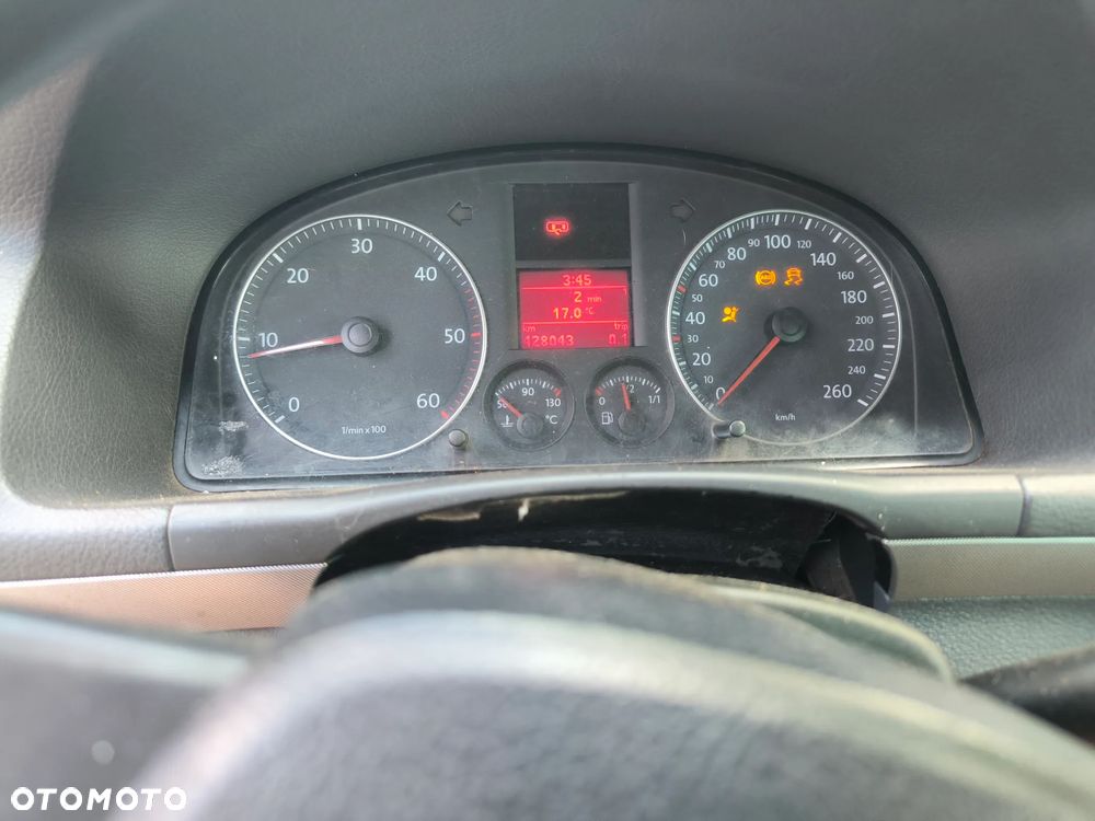 Volkswagen Touran 2.0 TDI Highline - 2