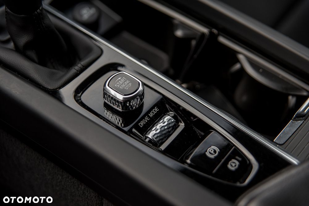 Volvo V60 D3 Drive-E Momentum - 22