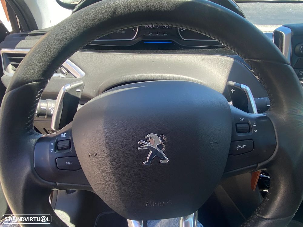 Peugeot 208 1.6 e-HDi Allure 2-Tronic - 10