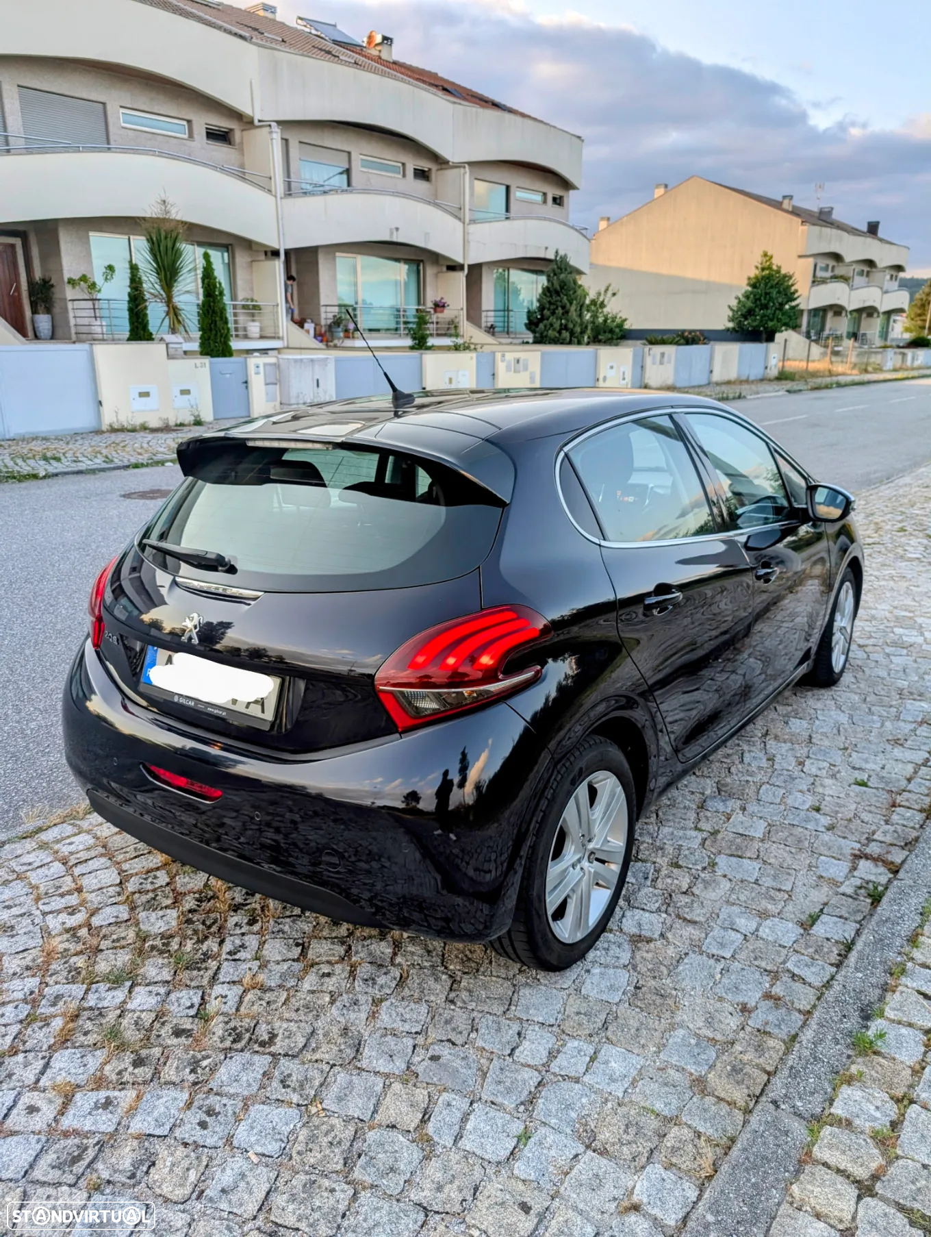 Peugeot 208 1.6 BlueHDi Allure - 3