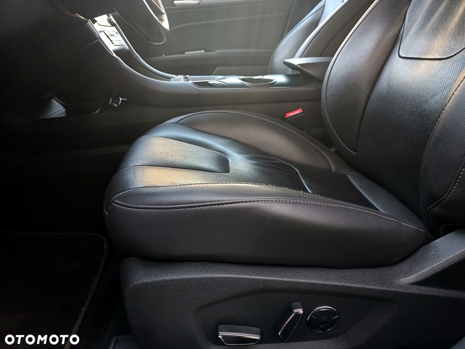 Ford Mondeo 2.0 EcoBlue Executive Plus - 22