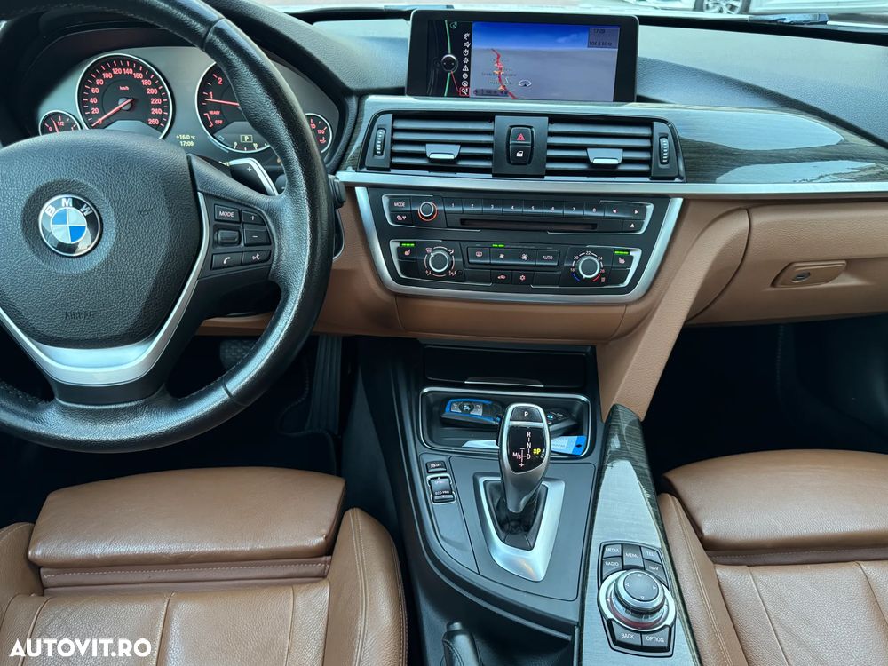 BMW Seria 3 320i Aut. Luxury Line - 22