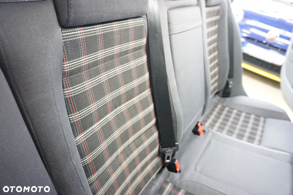 Volkswagen Golf 2.0 GTI - 24