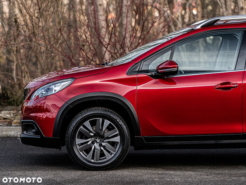 Peugeot 2008 1.2 Pure Tech Allure S&S - 10