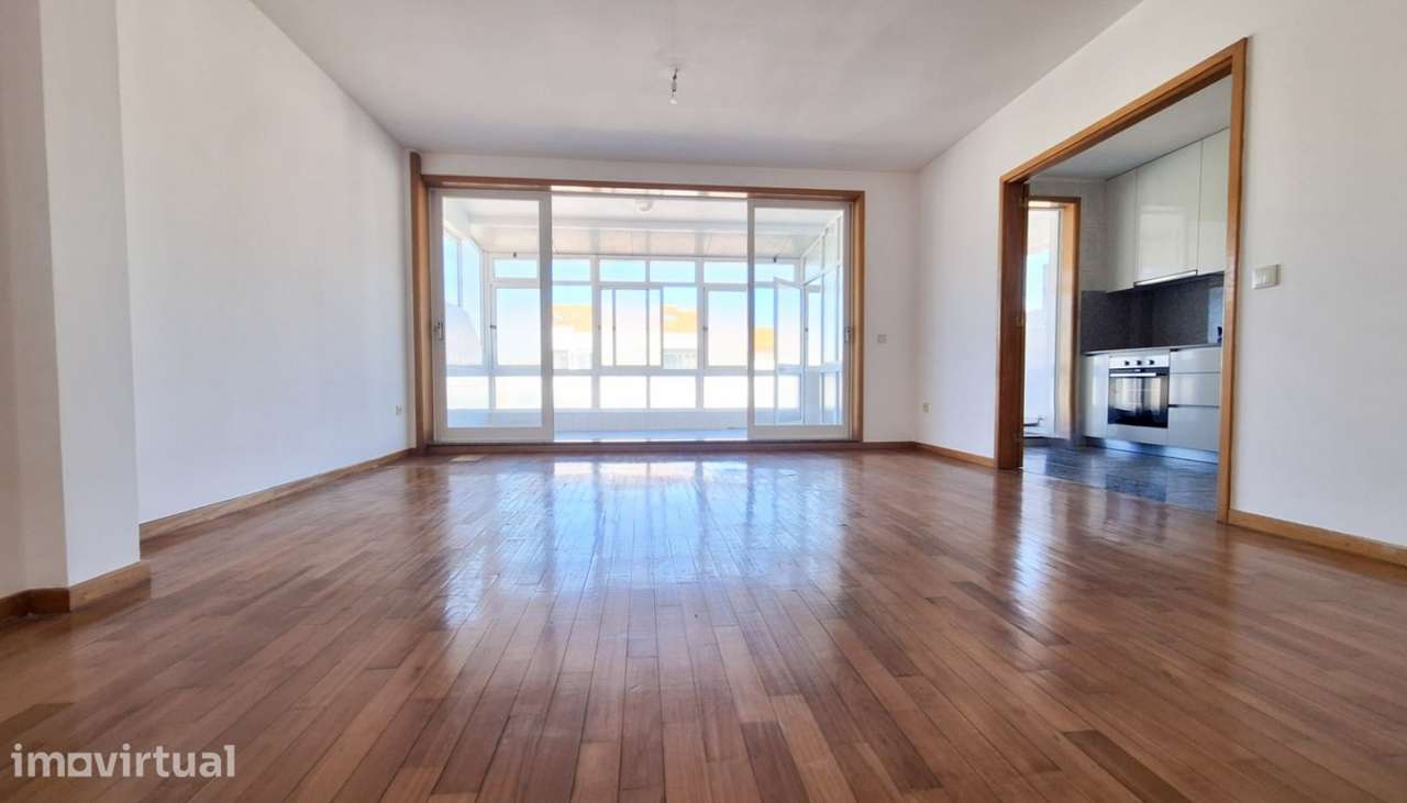 Arrendamento de Apartamento T2+1 com áreas magníficas na Póvoa de V - Grande imagem: 2/20