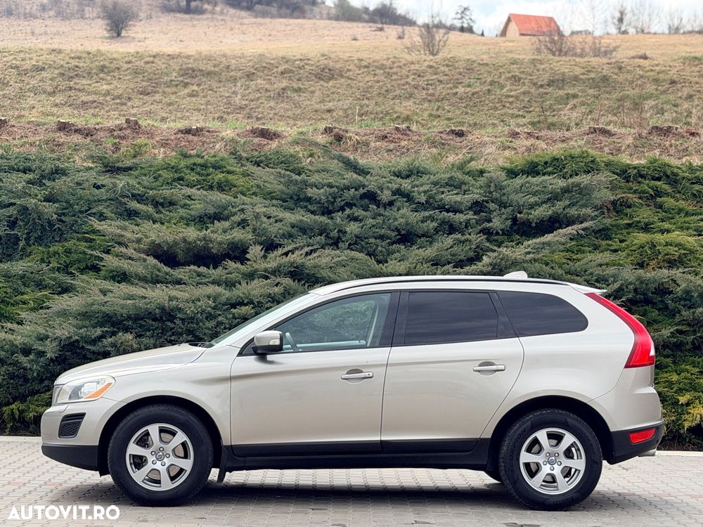 Volvo XC 60 D3 AWD Aut. Momentum - 9