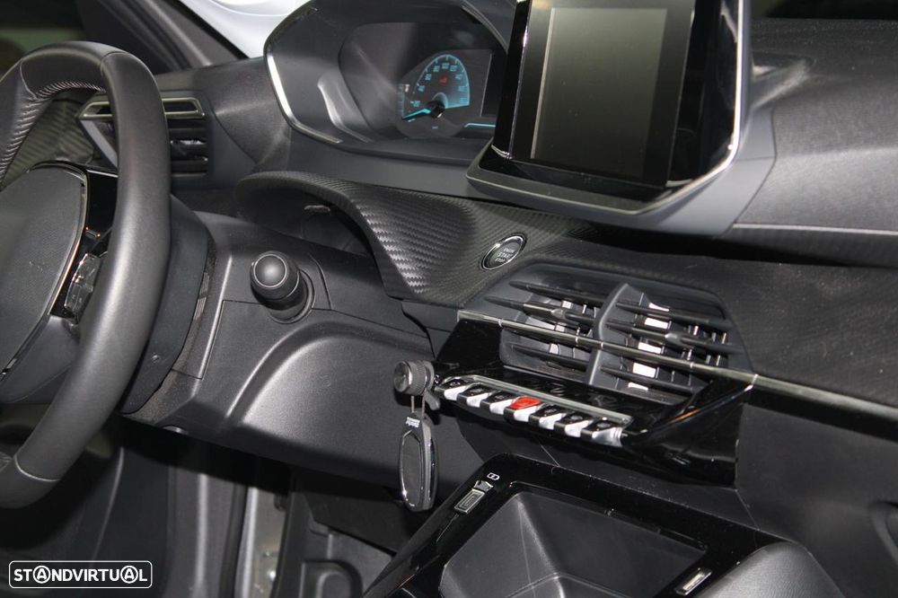Peugeot e-208 - 11