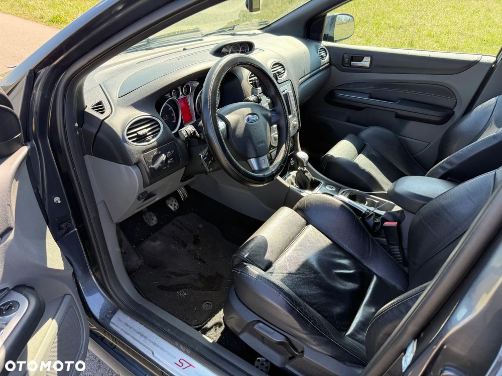 Ford Focus 2.5 ST - 8