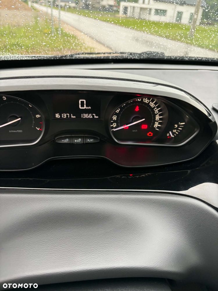 Peugeot 208 PureTech 82 Allure - 11