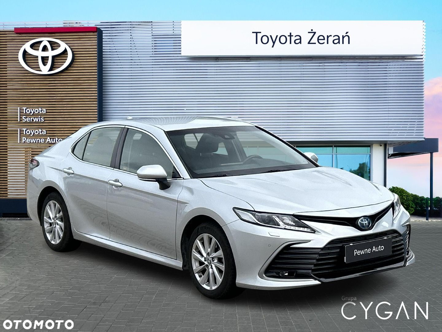 Toyota Camry - 3