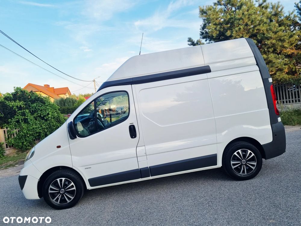 Opel Vivaro - 11