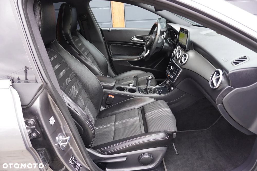 Mercedes-Benz CLA 200 Peak Edition - 20