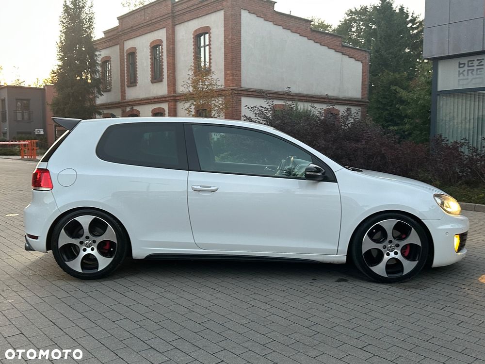 Volkswagen Golf VI 2.0 TSI GTI - 9