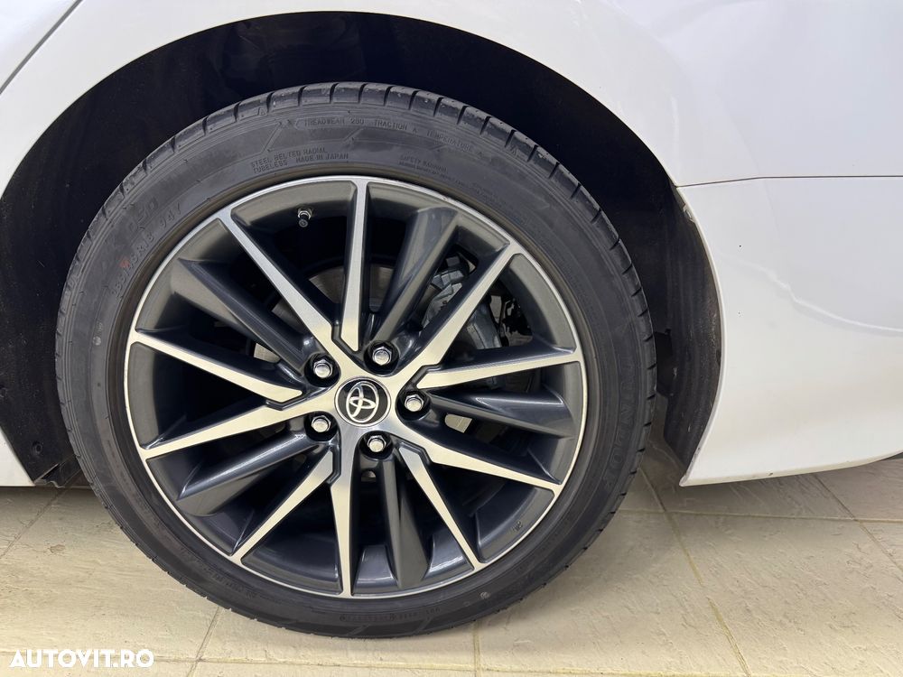 Toyota Camry 2.5 HEV Executive - 11
