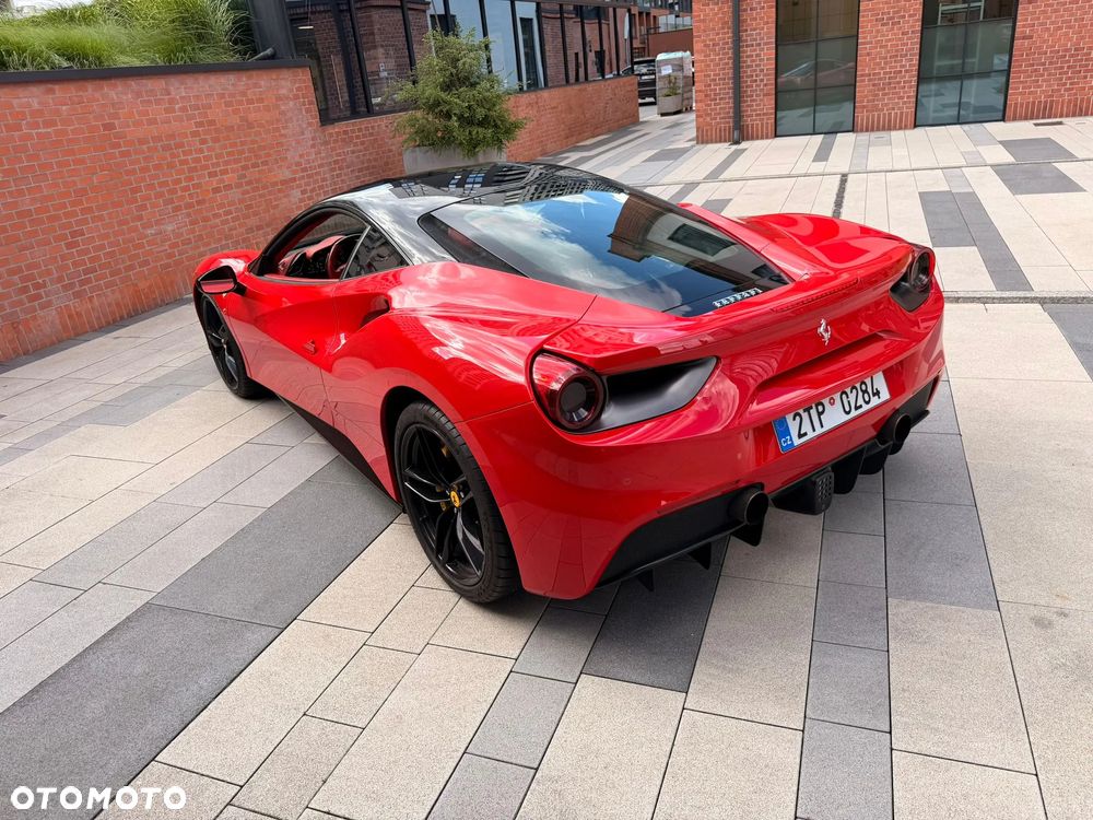 Ferrari 488 - 30