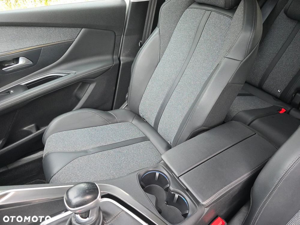Peugeot 3008 1.5 BlueHDi Allure S&S - 18