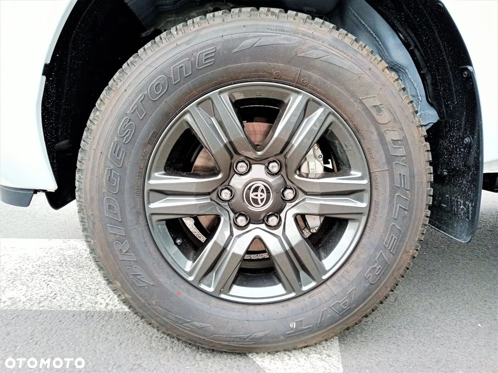 Toyota Hilux 2.8 D-4D Double Cab SR5 4x4 - 11