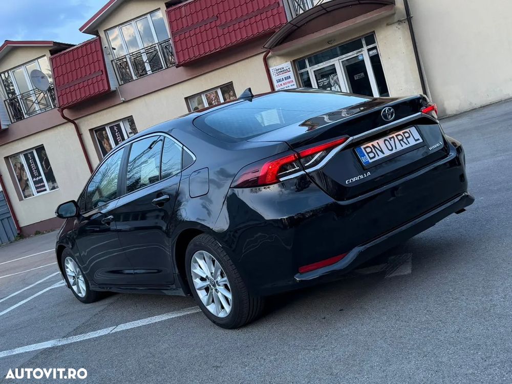 Toyota Corolla 1.8 HEV Dynamic - 4