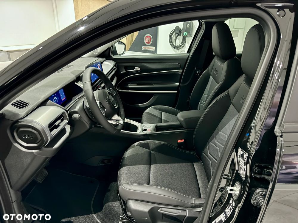 Jeep Avenger 54kWh Summit - 19