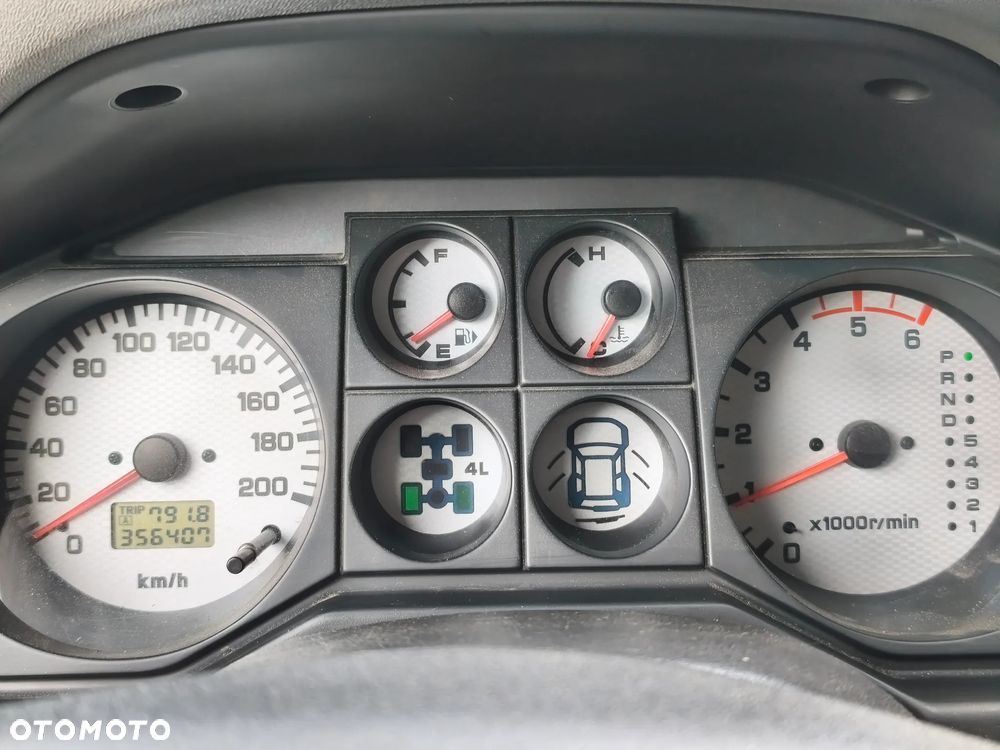 Mitsubishi Pajero 3.2 DID Instyle DAKAR - 12