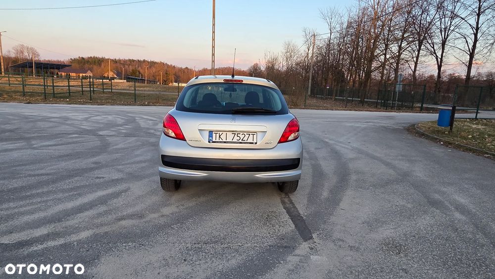 Peugeot 207 95 VTi Urban Style - 12