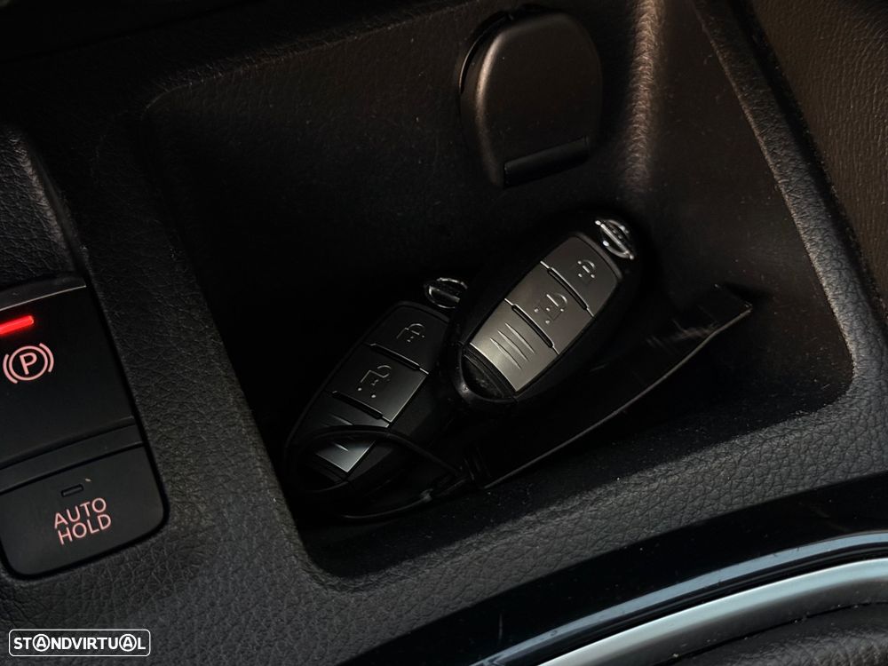 Nissan Qashqai 1.5 dCi N-Connecta J18 - 19