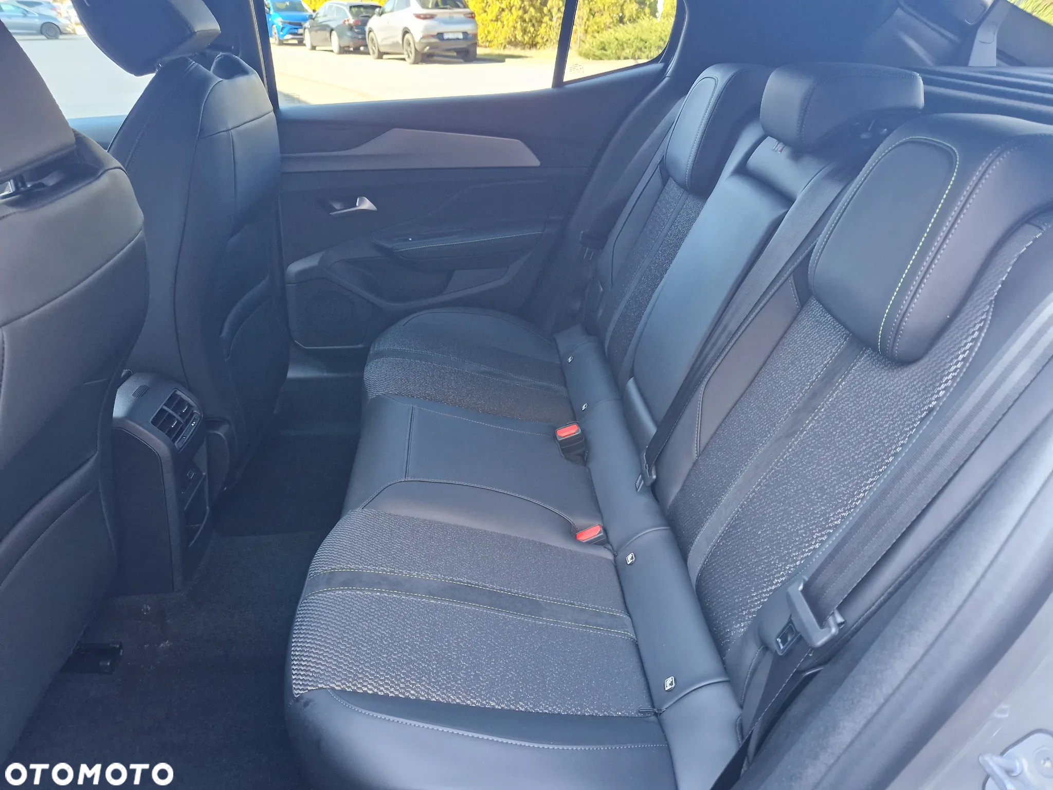 Peugeot 408 1.2 PureTech mHEV GT S&S e-DSC6 - 8