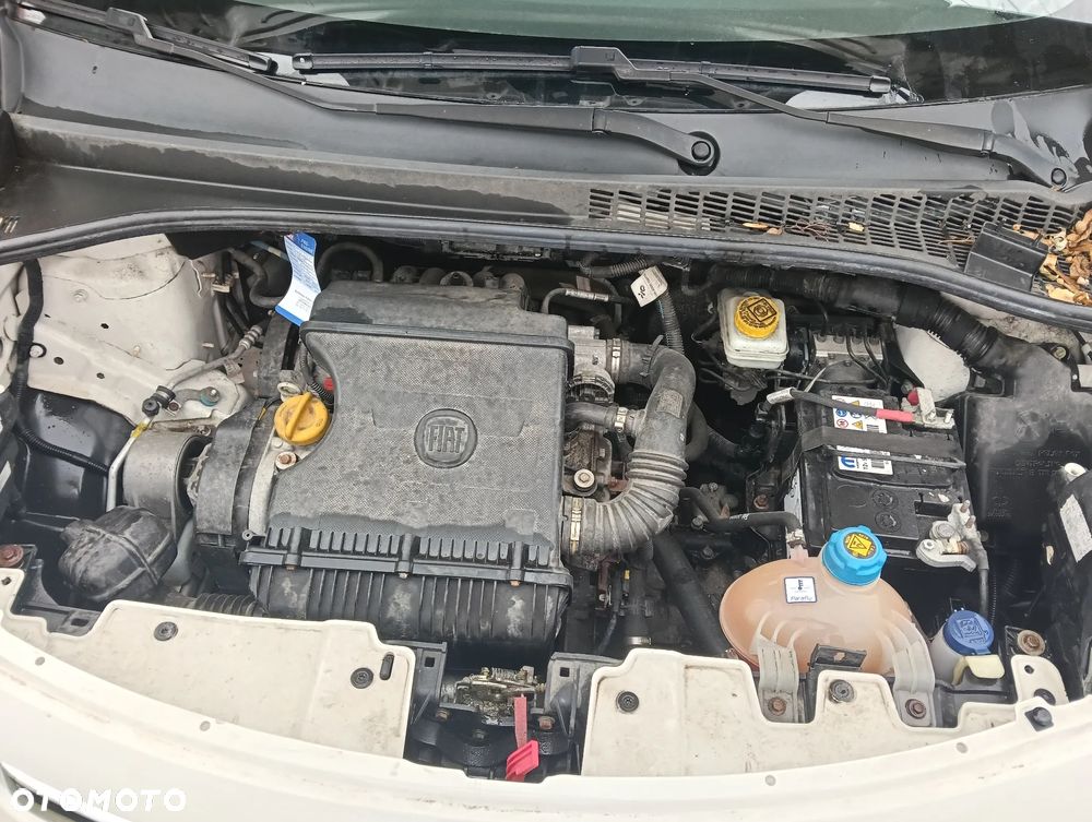 Fiat 500L 1.4 16V Urban Edition - 26