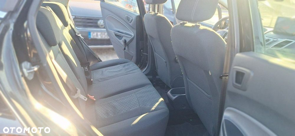 Ford Fiesta - 16
