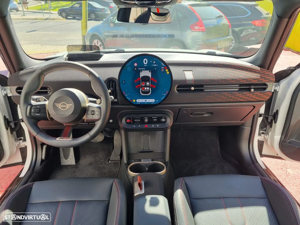 MINI 5 Portas Cooper Premium Plus JCW Auto - 29