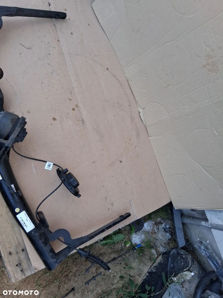 Hak holowniczy Skoda SUPERB III KOMBI 3V9 3V9803881 - 1