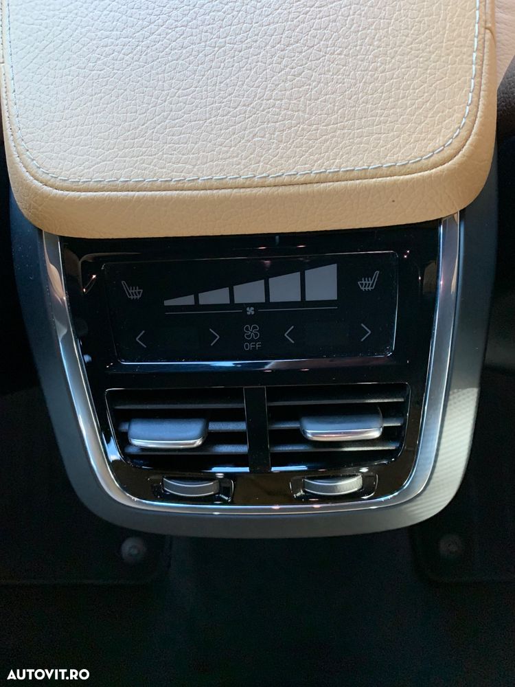 Volvo XC 90 D5 AWD Geartronic Momentum - 9